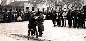 2312- Tlemcen - Place Cavaignac - Devant Eglise - Remise Decorations2 - Janvier 1913